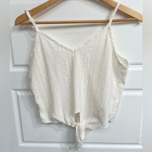 Tag is missing on brand but super cute 🥰 size small